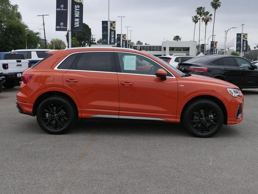 2024 Audi Q3 Premium 45 TFSI S line quattro Tiptronic