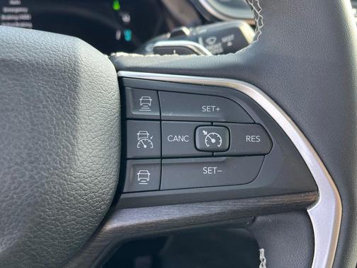2023 Jeep Grand Cherokee 4xe Base