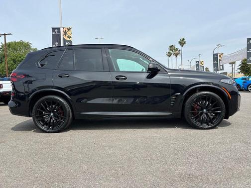 Black Sapphire Metallic 2025 BMW X5 xDrive40i