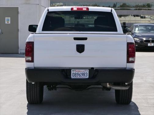 2024 RAM 1500 Classic Warlock Crew Cab 4x2 5'7' Box