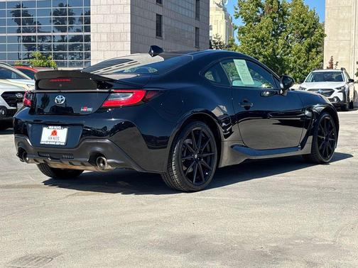 2024 Toyota GR86 Premium