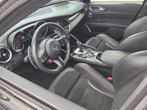 2021 Alfa Romeo Giulia Quadrifoglio