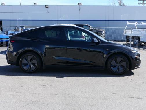 2026 Tesla Model Y Premium Rear-Wheel Drive