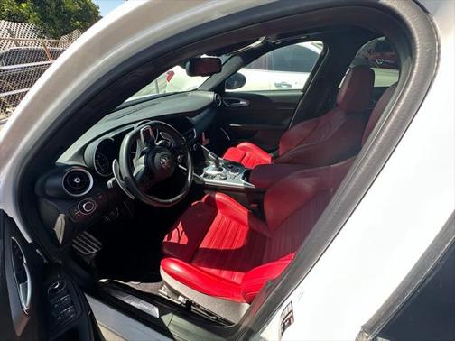 2022 Alfa Romeo Giulia Ti