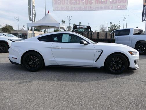 2018 Ford Shelby GT350 Base