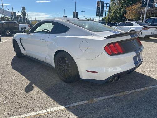 2018 Ford Shelby GT350 Base