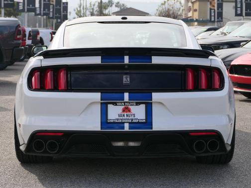 2018 Ford Shelby GT350 Base