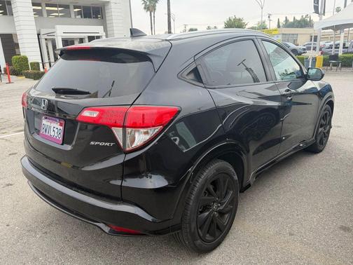Crystal Black Pearl 2021 Honda HR-V 2WD Sport