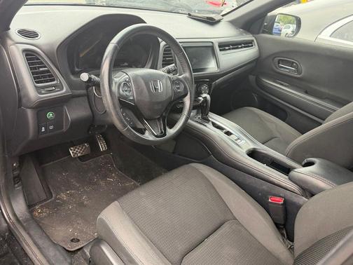 Crystal Black Pearl 2021 Honda HR-V 2WD Sport