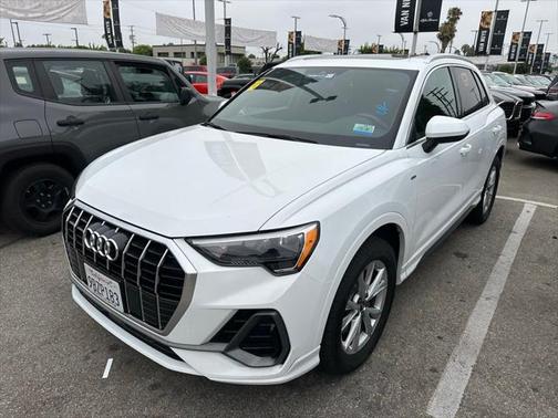 2022 Audi Q3 45 S line Premium