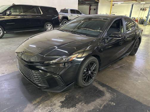 Midnight Black Metallic 2025 Toyota Camry SE
