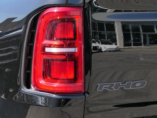 Diamond Black Crystal Pearlcoat 2026 RAM 1500 RHO Crew Cab 4x4 5'7' Box