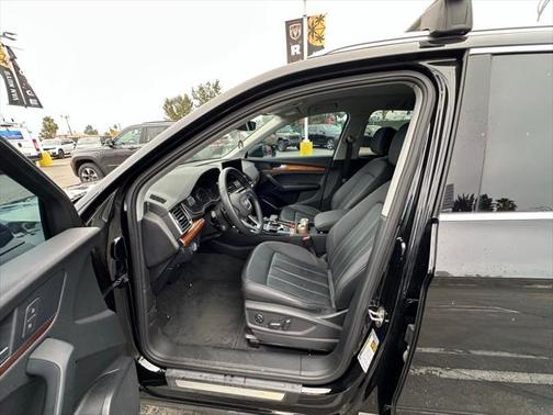 2023 Audi Q5 40 Premium