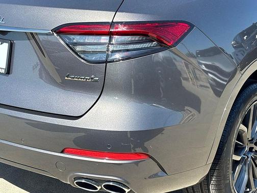 Grigio Maratea 2024 Maserati Levante GT Ultima