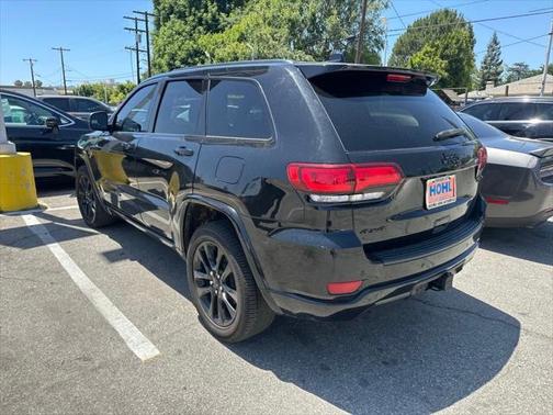 2022 Jeep Grand Cherokee Laredo