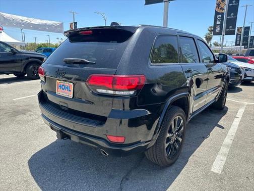 2022 Jeep Grand Cherokee Laredo