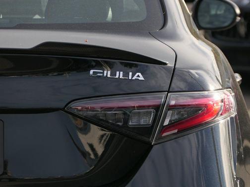 2024 Alfa Romeo Giulia Quadrifoglio