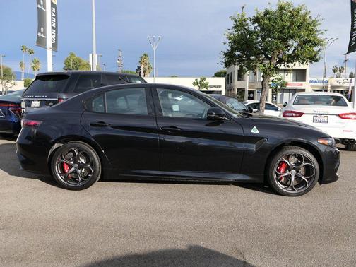 2024 Alfa Romeo Giulia Quadrifoglio