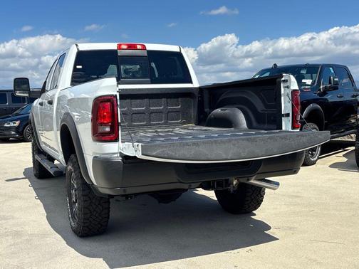 Bright White Clearcoat 2026 RAM 2500 Tradesman Crew Cab 4x4 6'4' Box