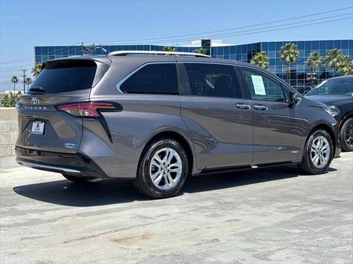 2021 Toyota Sienna Limited 7-Passenger