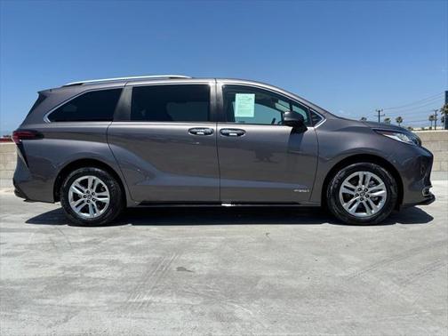 2021 Toyota Sienna Limited 7-Passenger