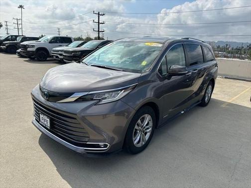 2021 Toyota Sienna Limited 7-Passenger