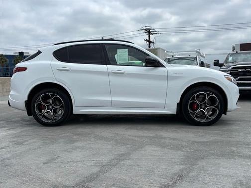 2022 Alfa Romeo Stelvio Ti