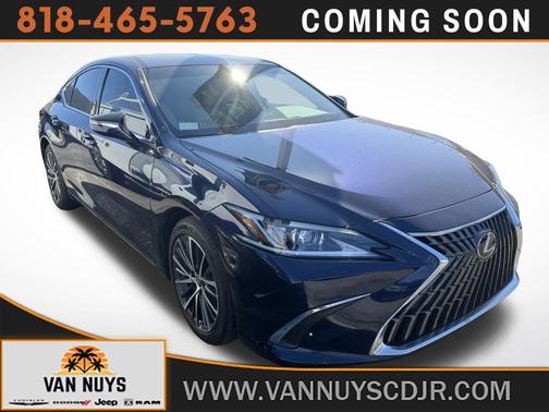 2025 Lexus ES 300h Base