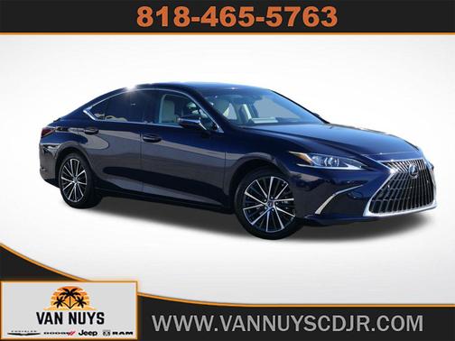 2025 Lexus ES 300h Base