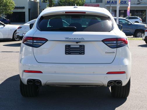2024 Maserati Levante GT Ultima