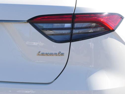 2024 Maserati Levante GT Ultima