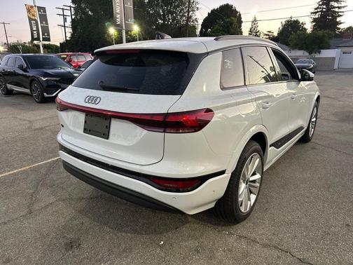 2025 Audi Q6 e-tron Premium