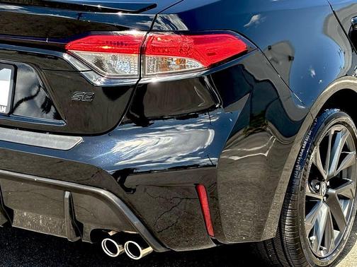 Midnight Black Metallic 2024 Toyota Corolla SE