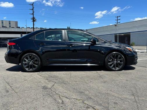 Midnight Black Metallic 2024 Toyota Corolla SE