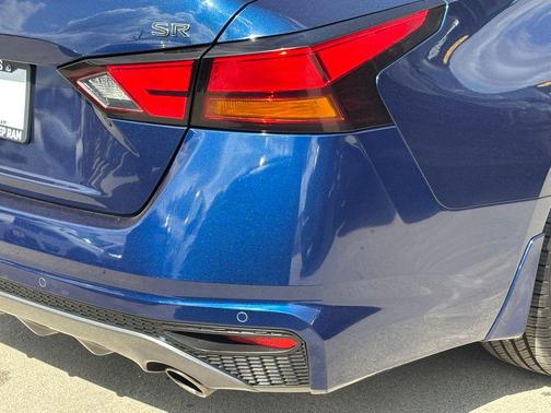 2022 Nissan Altima SR FWD