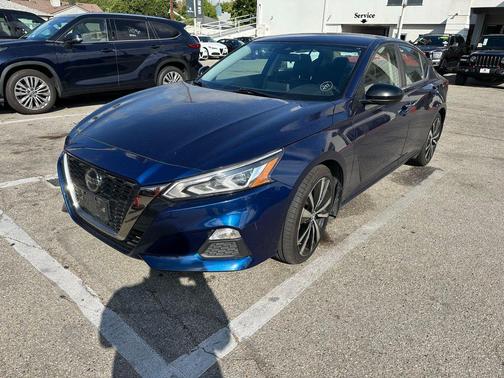 2022 Nissan Altima SR FWD