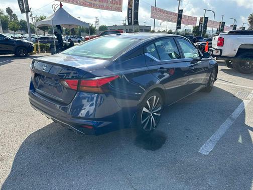 2022 Nissan Altima SR FWD