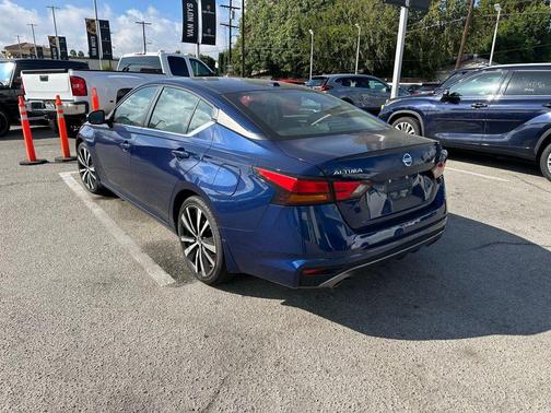 2022 Nissan Altima SR FWD