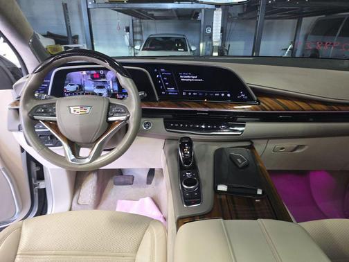 Crystal White Tricoat 2024 Cadillac Escalade Sport Platinum