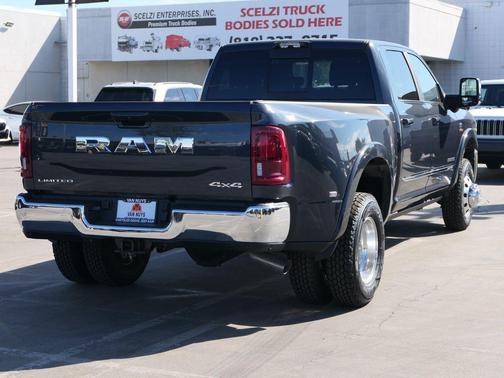 2025 RAM 3500 Limited Crew Cab 4x4 8' Box