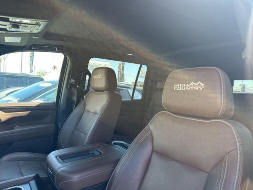 Dark Ash Metallic 2023 Chevrolet Suburban 4WD High Country