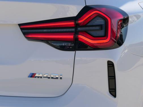 2023 BMW X3 M40i
