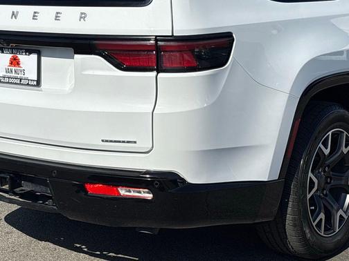 2023 Jeep Wagoneer Series III 4x4