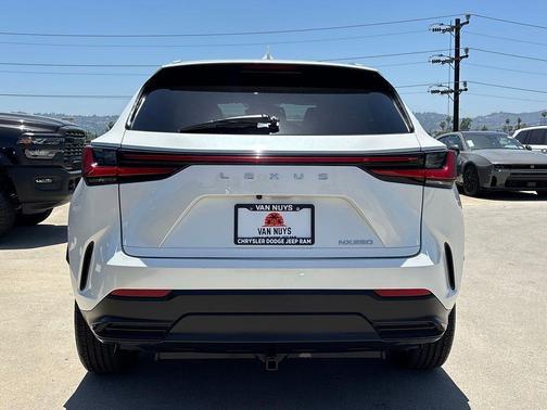 Eminent White Pearl 2024 Lexus NX 250 Base