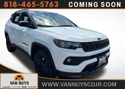 Bright White Clearcoat 2024 Jeep Compass Latitude