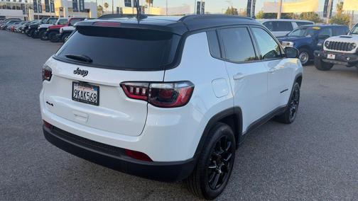 Bright White Clearcoat 2024 Jeep Compass Latitude