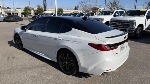 Wind Chill Pearl/Midnight Black Metallic 2025 Toyota Camry XSE