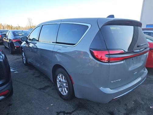 2025 Chrysler Pacifica L