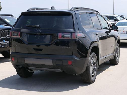 Diamond Black Crystal Pearlcoat 2026 Jeep Cherokee Limited
