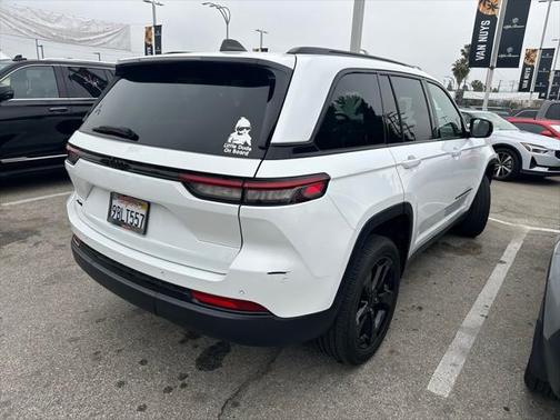2022 Jeep Grand Cherokee Altitude